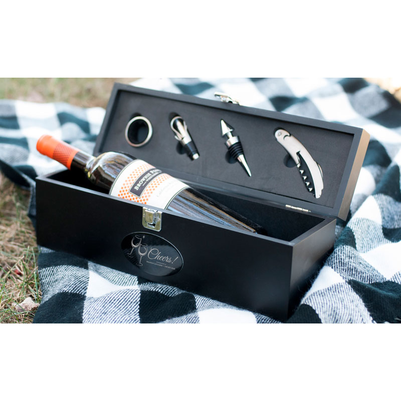Wine Box with Engraved Medallion